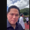 Video Erick Thohir dan Presiden Jokowi di tengah pembagian sembako di depan istana. (YouTube)