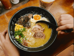 3 Tempat Makan Ramen Paling Enak di Semarang, Rating Google Paling Tinggi