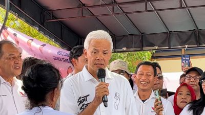 KTP Sakti Diklaim Mampu Tuntaskan Bansos Tak Merata, Ganjar: Insyallah Nanti Pusatnya Saya