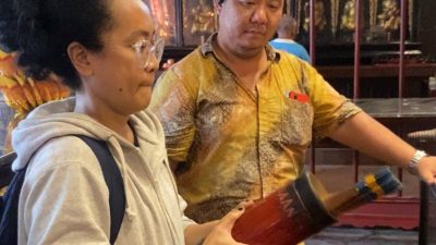 Mencoba ‘Ciam Si’, Menilik Peruntungan dengan Tradisi China Kuno yang Unik