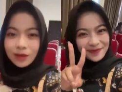 Viral Petugas KPPS Dipecat Usai Pose 2 Jari, Anggota PPK Ungkap Video Asli Ini