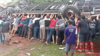 Terjun Hingga Bodi Terbalik, Begini Kronologi Kecelakaan Bus Arah Jakarta di Tol Pemalang, Korban Jiwa 2 Orang