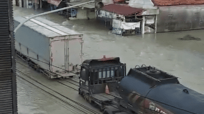 Jalan Pantura Kudus-Demak-Semarang Masih Lumpuh Akibat Sungai Meluap, Ini Jalur Alternatif Hindari Banjir