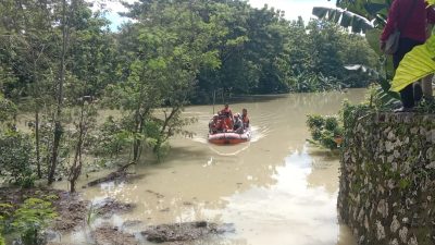 Banjir Akibat Luapan Sungai Lusi Blora, Satu Warga Terisolasi Berhasil Dievakuasi
