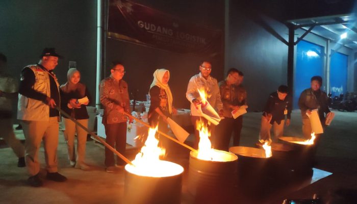 37.705 Surat Suara Rusak dan Sisa Dimusnahkan