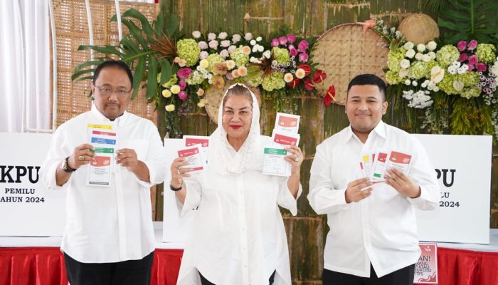 Mbak Ita Salurkan Hak Suara di TPS 23 Sumurboto Bernuansa Adem Ala Pedesaan