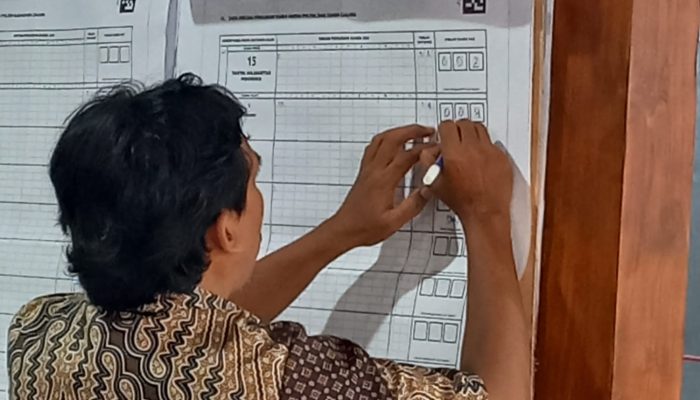 Info Cari Uang Tambahan, Segini Honor dan Syarat Daftar KPPS Pilkada 2024 di Kota Semarang