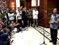 Temui Jokowi untuk Pamit Undur Diri, Mahfud MD ‘Titip’ Masalah Pelaku Pelanggaran HAM Berat, Sindir Prabowo?