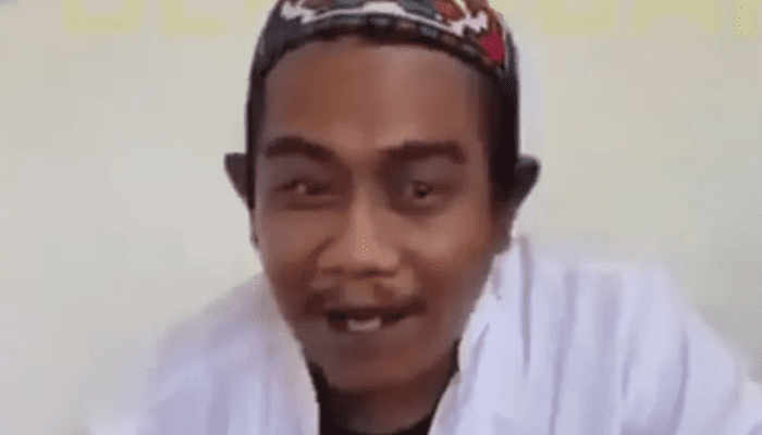 Jelaskan Kematian Bintang Balqis Maulana, Ekspresi Pengasuh Ponpes di Kediri Ini Jadi Sorotan, Cengegesan?