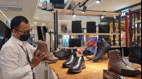 Merawat Sepatu Kulit
