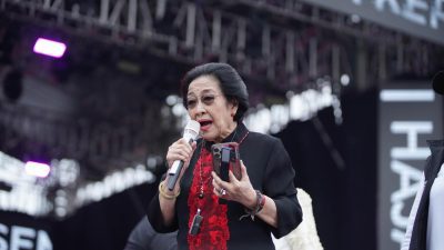 Curi Perhatian di Hajatan Rakyat Ganjar-Mahfud, Megawati Nyanyi ‘Cinta Hampa’, Soroti Sosok yang Ingkar Janji