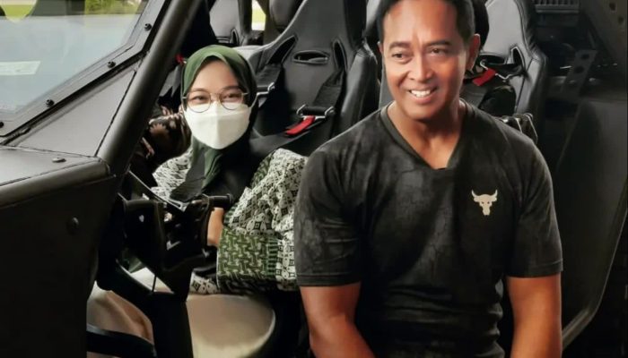 Kisah Pelukis Disabilitas Asal Semarang Dekat dengan Jenderal (Purn.) Andika Perkasa, Dikasih Gadget Terbaru!