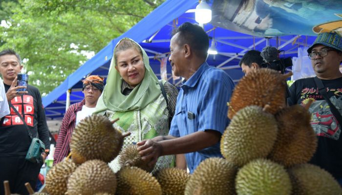 Meski Lezat, Ini Bahaya Makan Durian Terlalu Banyak!