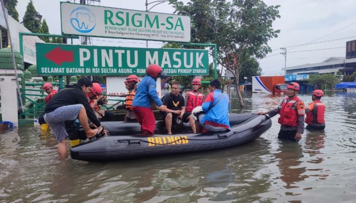 Jalan Kaligawe Raya Lumpuh Akibat Banjir, RSI Sultan Agung Nonaktifkan Poliklinik