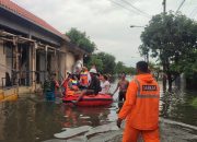 Tinjau Titik Banjir di Wilayah Semarang Utara, Mbak Ita: Ada 2.000 Makanan yang Akan Kami Kirim