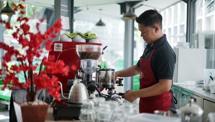 Ada Ngopi Bareng Gratis di Stasiun Semarang, Bisa Dapat Diskon 20 Persen Tiket Kereta Api Lebaran