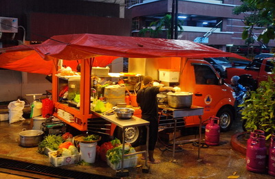 Dapur Umum di Semarang, Sediakan Makanan Sahur dan Buka Puasa Warga Terdampak Banjir