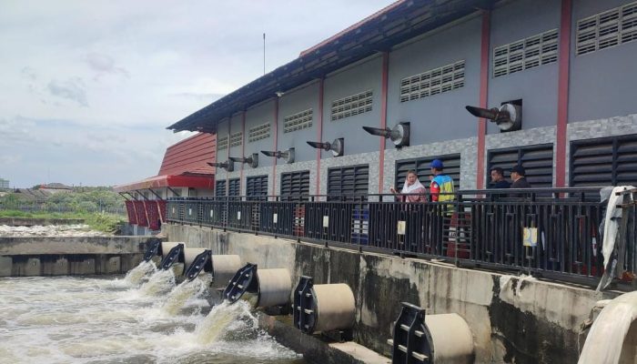 Pemkot Semarang Maksimalkan Pompa Portabel, Fokuskan Area Banjir yang Masih Tinggi