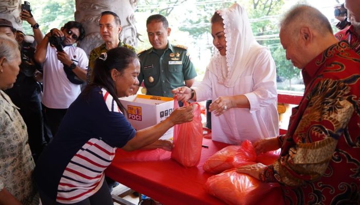 Tebus Murah di Sam Poo Kong Semarang, Bayar Seikhlasnya Dapat Beras 3Kg