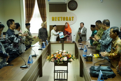 Mbak Ita Dikukuhkan Sebagai Anggota Badan Pembina Harian Unimus