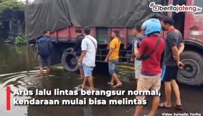 Video Banjir di Genuk, Pekerja Kawasan Industri Diangkut Truk