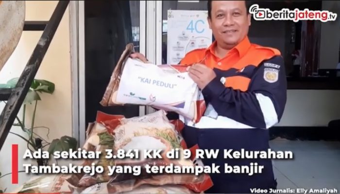Video PT KAI Serahkan Bantuan ke Warga Korban Banjir Kelurahan Tambakrejo