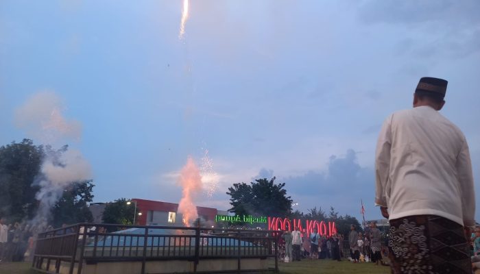 Melihat Langsung Tradisi Nyumet Dung, Penanda Datangnya Waktu Berbuka Puasa di Kota Semarang