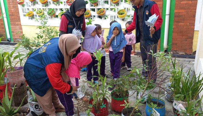 Keren! Siswa TK Negeri Pedurungan Semarang Dikenalkan dengan Tanaman Toga Pakai Teknologi QR Code