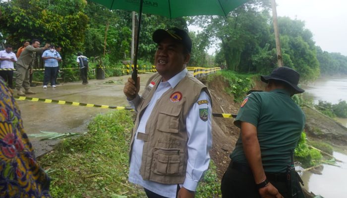 Terjadi Tanah Longsor di Desa Gadon, Bupati Blora Koordinasi dengan Kepala Balai Bengawan Solo Untuk Perbaikan