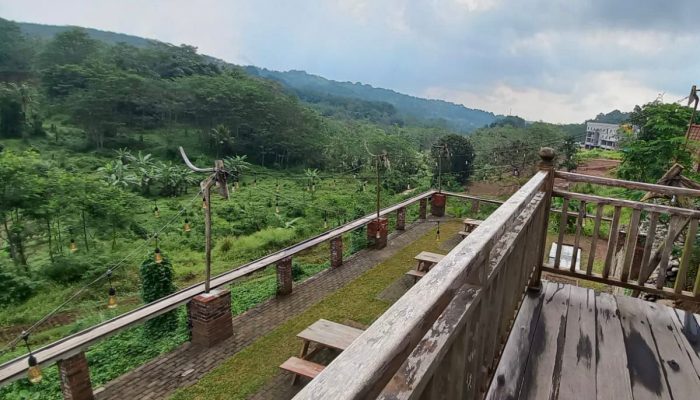 Omah Gunung, Pilihan Tepat Bukber Bersama Keluarga dengan View Alam Kota Semarang