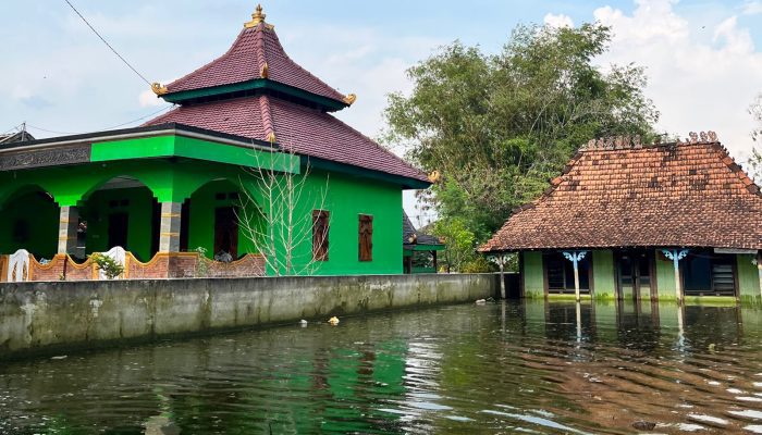 Video Pengungsi Banjir Demak Diharapkan Bisa Pulang saat Idul Fitri