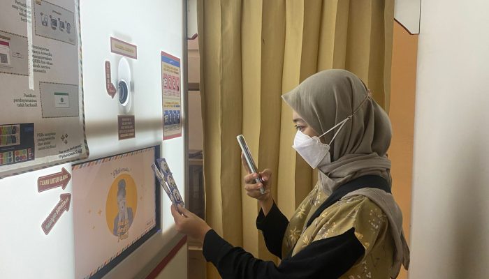 Mulai Rp25 Ribuan Aja! Rasakan Momen Seru Bersama Idola Kesayangan di Photobox Tekodeko Koffiehuis