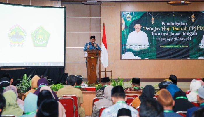 Pj Gubernur Jateng Minta 258 Petugas Haji Memberikan Pelayanan Terbaik