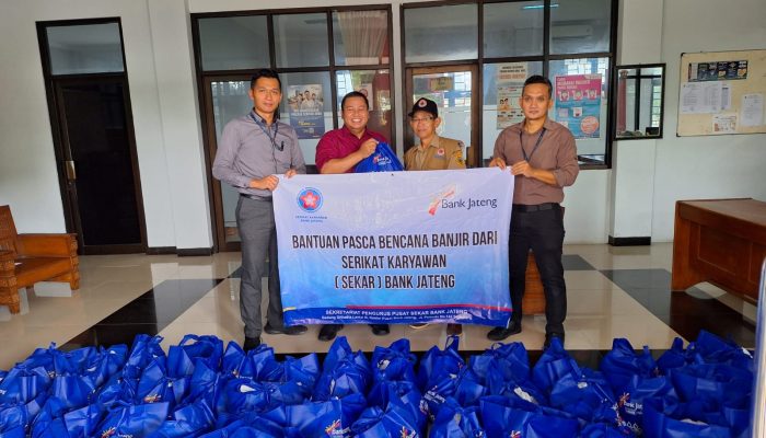 Sekar Bank Jateng Salurkan Bantuan ke Warga Terdampak Banjir di Pati, Kudus, dan Demak