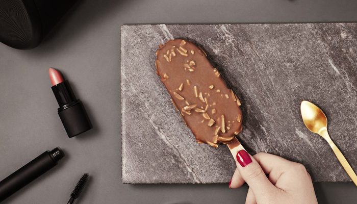 Es Krim Magnum di Inggris Terindikasi Plastik dan Logam, Bagaimana di Indonesia?