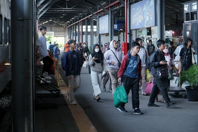 Buruan Sebelum Kehabisan! Dapatkan Tiket Kereta Api Angkutan Lebaran 2024 di Daop 4 Semarang
