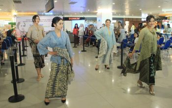 Bandara Ahmad Yani Semarang Gelar Fashion Show Semarakkan Hari Kartini