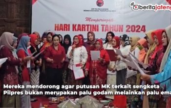 kader perempuan PDIP di makam Kartini