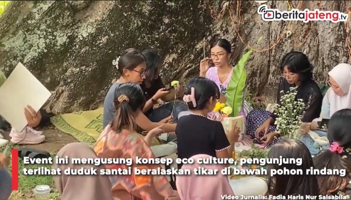 Video Meriahnya Pasar Wiguna di Halaman SMAN 1 Semarang