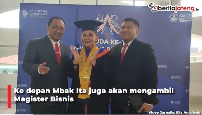 Video Mbak Ita Ikut Wisuda Undip, Raih Gelar Doktor Predikat Summa Cumlaude