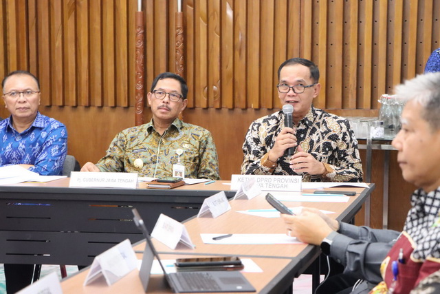 Ketua DPRD Jateng Sumanto