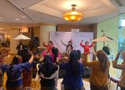 Rayakan Hari Kartini, Puluhan Perempuan Berkebaya Flashmob Tari di Pasar Senggol Hotel Grand Candi