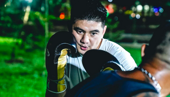 Adu Tinju Pegiat Kuliner, Ini Pendidikan Chef Arnold Vs Codeblu