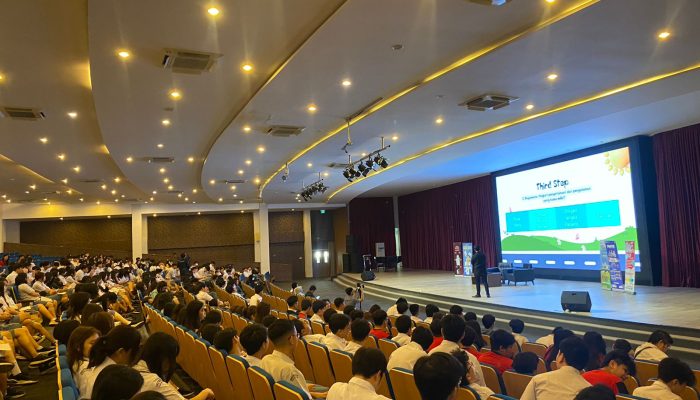 KSPM Udinus Ajak Siswa SMA Karangturi Belajar Investasi Sejak Dini, Modal Manfaatkan Uang Saku