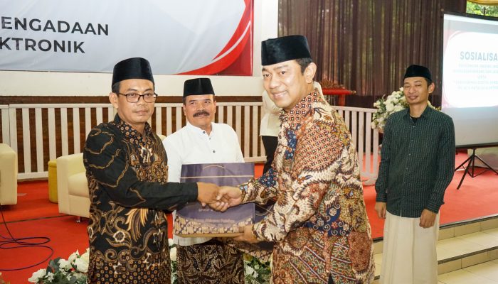Bertekad Sejahterakan UMKK Jateng, Kepala LKPP Hendrar Prihadi Buka Peluang Lewat e-Katalog