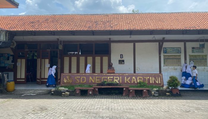 Mengunjungi ‘SD Kartini’, Sekolah Perempuan Pertama di Kota Semarang yang Berawal dari Surat-surat RA Kartini