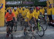 Sambut HUT ke-43, Hotel Santika Premiere Ajak Pesepeda Gowes Keliling Kota di Family Fun Bike 2024