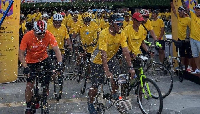 Sambut HUT ke-43, Hotel Santika Premiere Ajak Pesepeda Gowes Keliling Kota di Family Fun Bike 2024