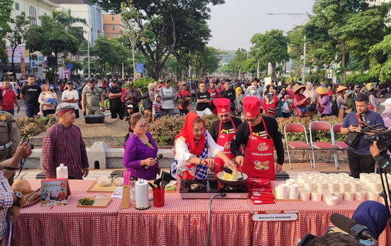 Mbak Ita dan Chef Bobon Bakal Masak Besar 477 Porsi di Semarang Introducing Market Simpang Lima
