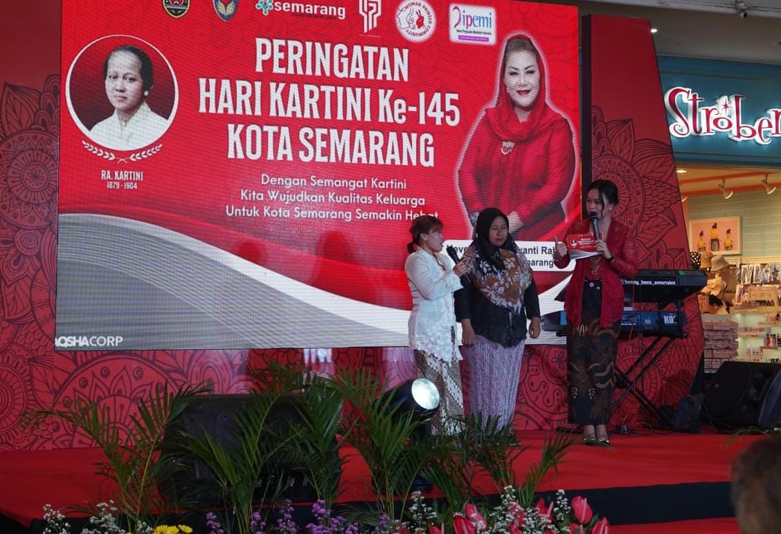 Kisah Perjuangan Isro Idah, Perempuan Tangguh yang Berprofesi Sebagai Kuli Bangunan